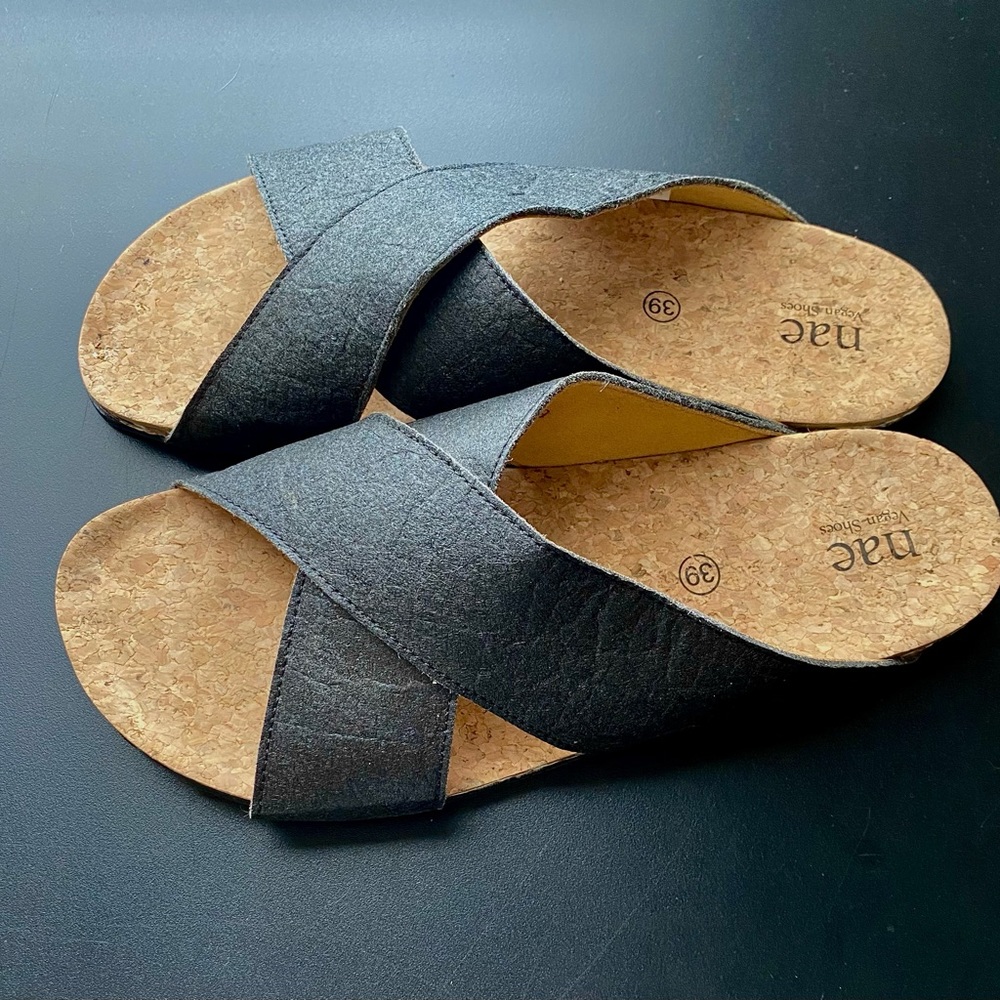 NAE Gaia sandals / Size 39 / black / cork / vegan